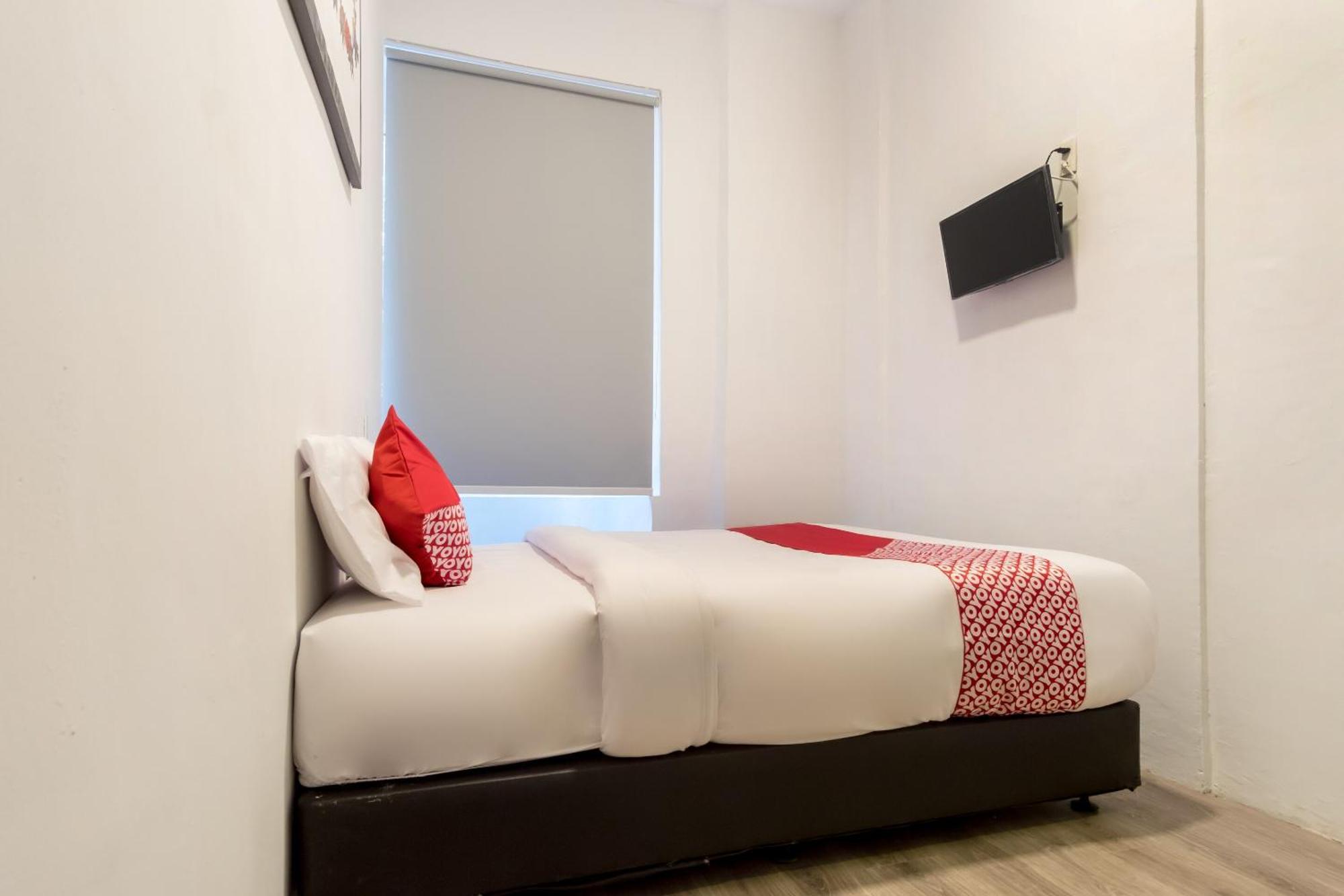 Hotel O Metropolitan Homestay Near Komplek Asia Megamas Medan Exterior photo